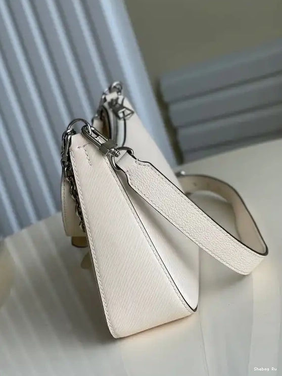 LOUIS VUITTON MARELLE 0704